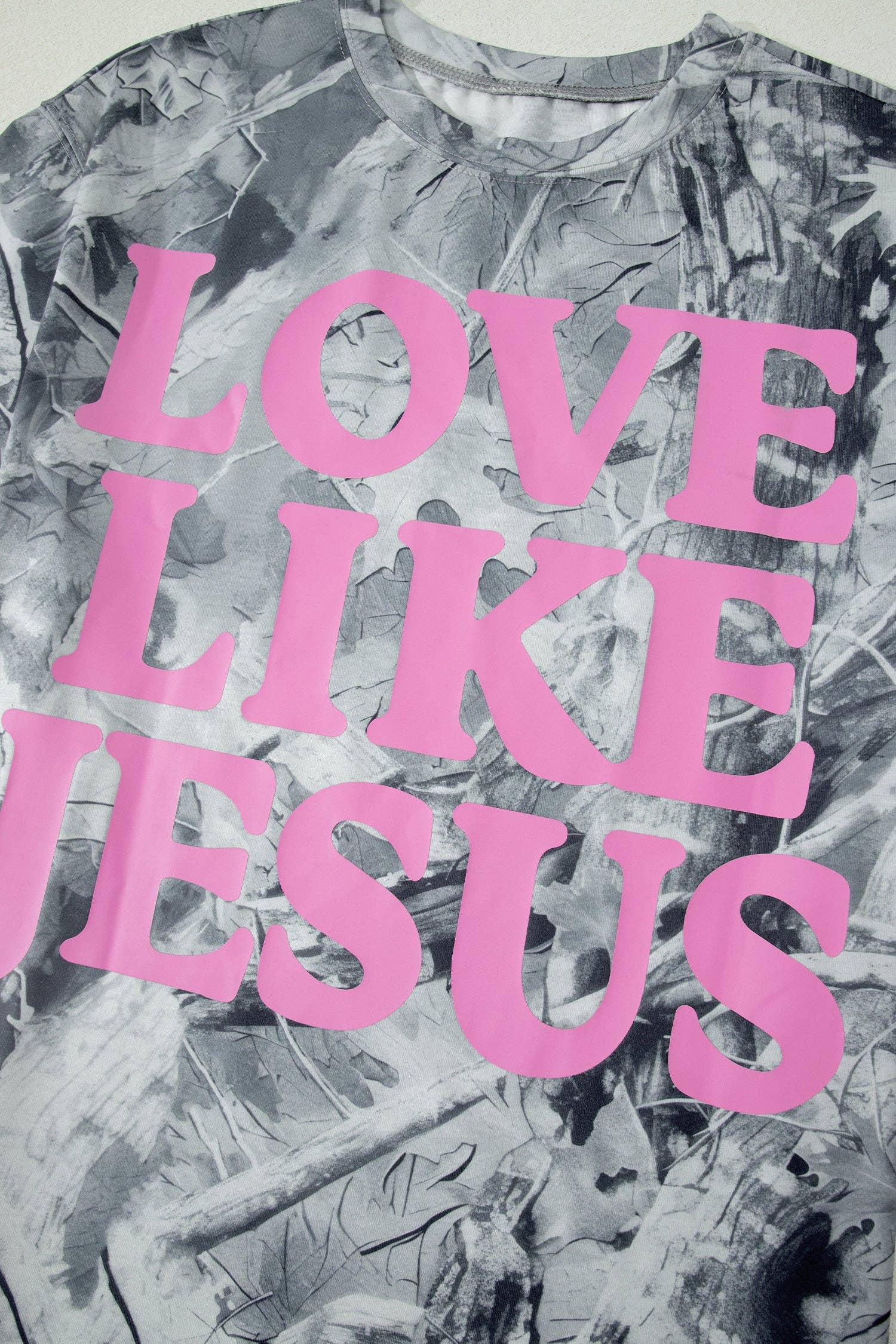 Love Like Jesus Camo Tee